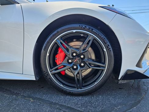 Used 2021 Chevrolet Corvette Stingray Preferred Conv w/ Z51 Performance Package RWD image 9