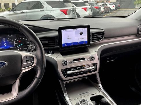 Certified 2020 Ford Explorer XLT w/ Equipment Group 202A image 5