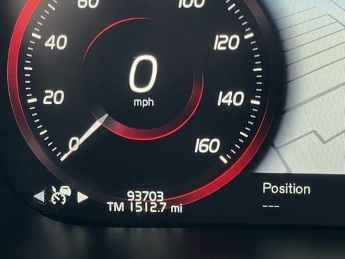 Used 2018 Volvo XC60 T6 R-Design w/ Convenience Package image 35