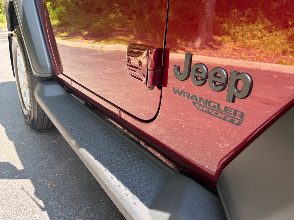 Used 2021 Jeep Wrangler Sport AWD/4WD image 29