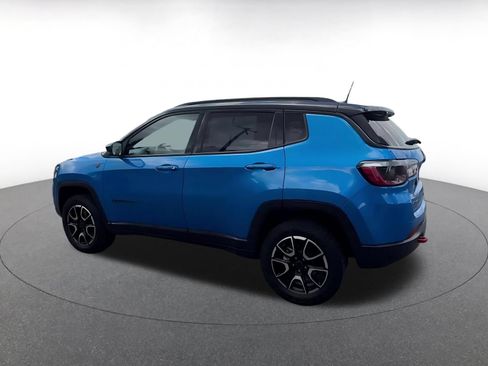 Used 2025 Jeep Compass Trailhawk AWD/4WD image 8