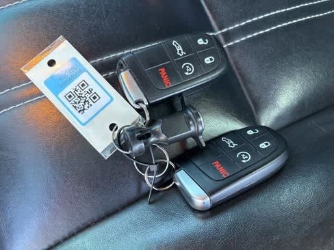 Used 2023 Chrysler 300 S image 23