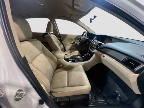 Used 2015 Honda Accord LX image 19