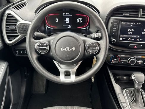 Used 2023 Kia Soul LX w/ LX Technology Package image 14