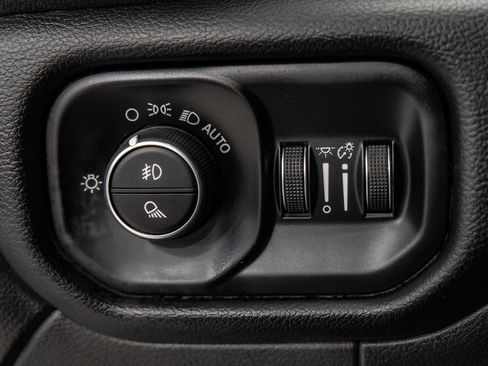 Used 2024 RAM 3500 Laramie w/ Towing Technology Group AWD/4WD image 28