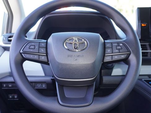 New 2026 Toyota Sienna LE image 19