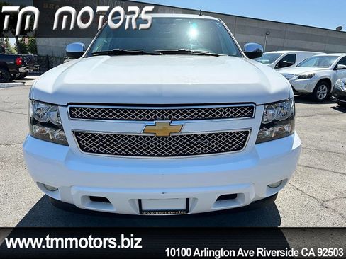 Used 2011 Chevrolet Suburban LT w/ Regional Value Package RWD image 2