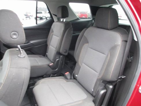 Used 2020 Chevrolet Traverse LT image 17