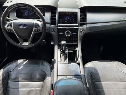 Used 2013 Ford Taurus SHO image 11