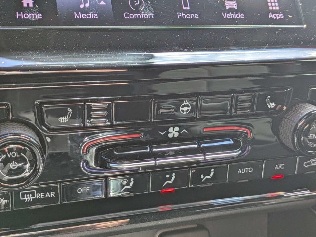 Used 2023 Jeep Grand Cherokee Altitude RWD image 24