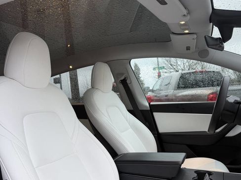 Used 2021 Tesla Model Y Long Range image 16