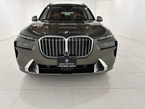 Used 2024 BMW X7 xDrive40i w/ Parking Assistance Package AWD/4WD image 36