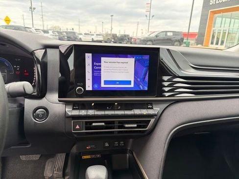 Used 2025 Toyota Camry LE FWD image 38