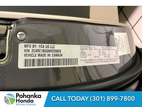 Used 2022 Chrysler Pacifica Touring-L image 35