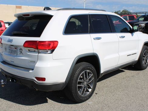 Used 2017 Jeep Grand Cherokee Limited AWD/4WD image 4