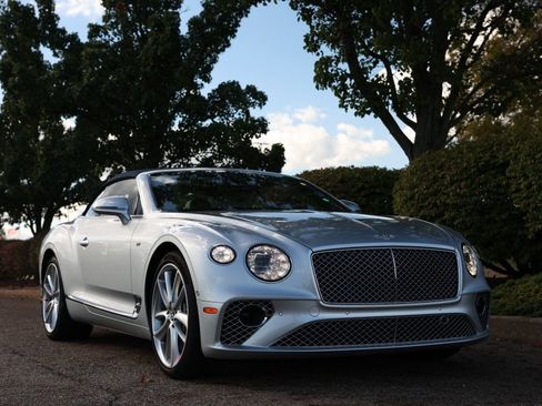 Used 2021 Bentley Continental GT image 16