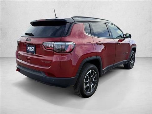 Used 2025 Jeep Compass Trailhawk AWD/4WD image 5