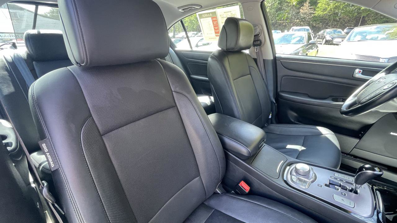 Used 2012 Hyundai Genesis 4.6 RWD image 31