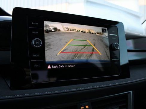 New 2026 Volkswagen Taos SE AWD/4WD image 3