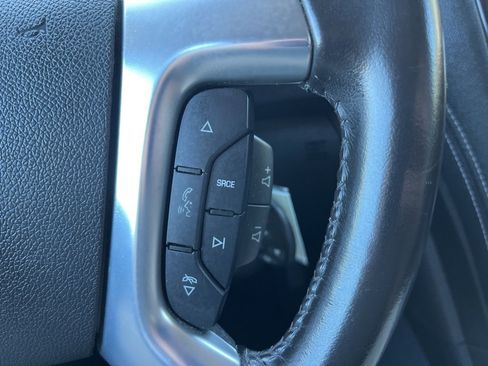 Used 2017 Chevrolet Traverse LT image 15