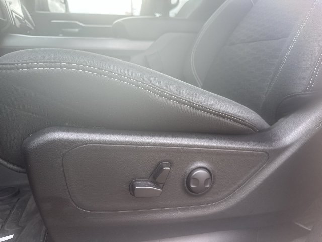 Used 2025 RAM 1500 Big Horn AWD/4WD image 16