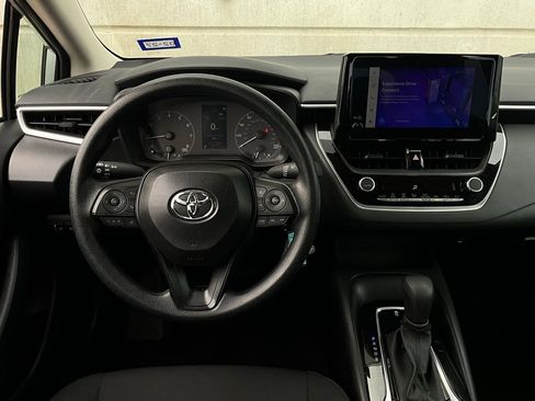 Used 2025 Toyota Corolla LE image 13