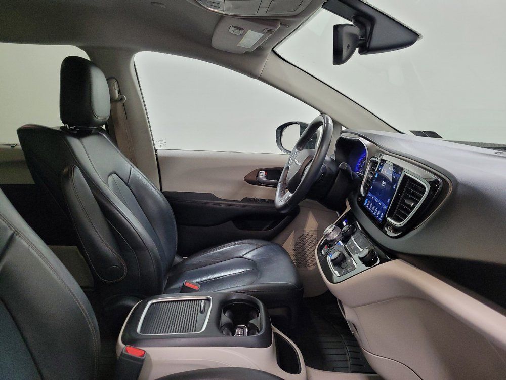 Used 2017 Chrysler Pacifica Touring-L Plus FWD image 21