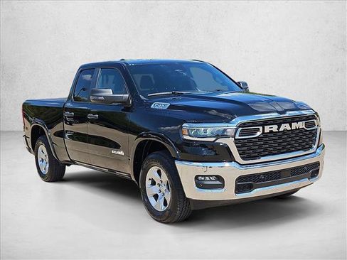 Used 2025 RAM 1500 Big Horn AWD/4WD image 3