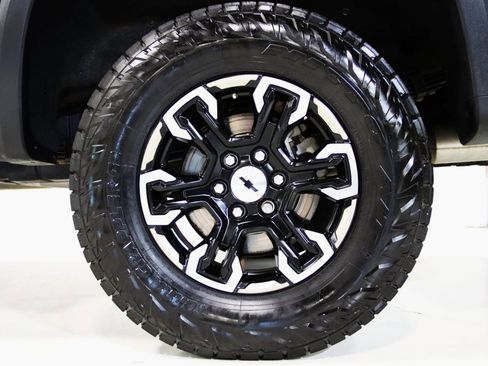 Used 2022 Chevrolet Silverado 1500 ZR2 w/ Technology Package image 76