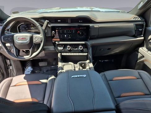 Used 2025 GMC Sierra 2500 AT4 w/ AT4 Premium Plus Package AWD/4WD image 12