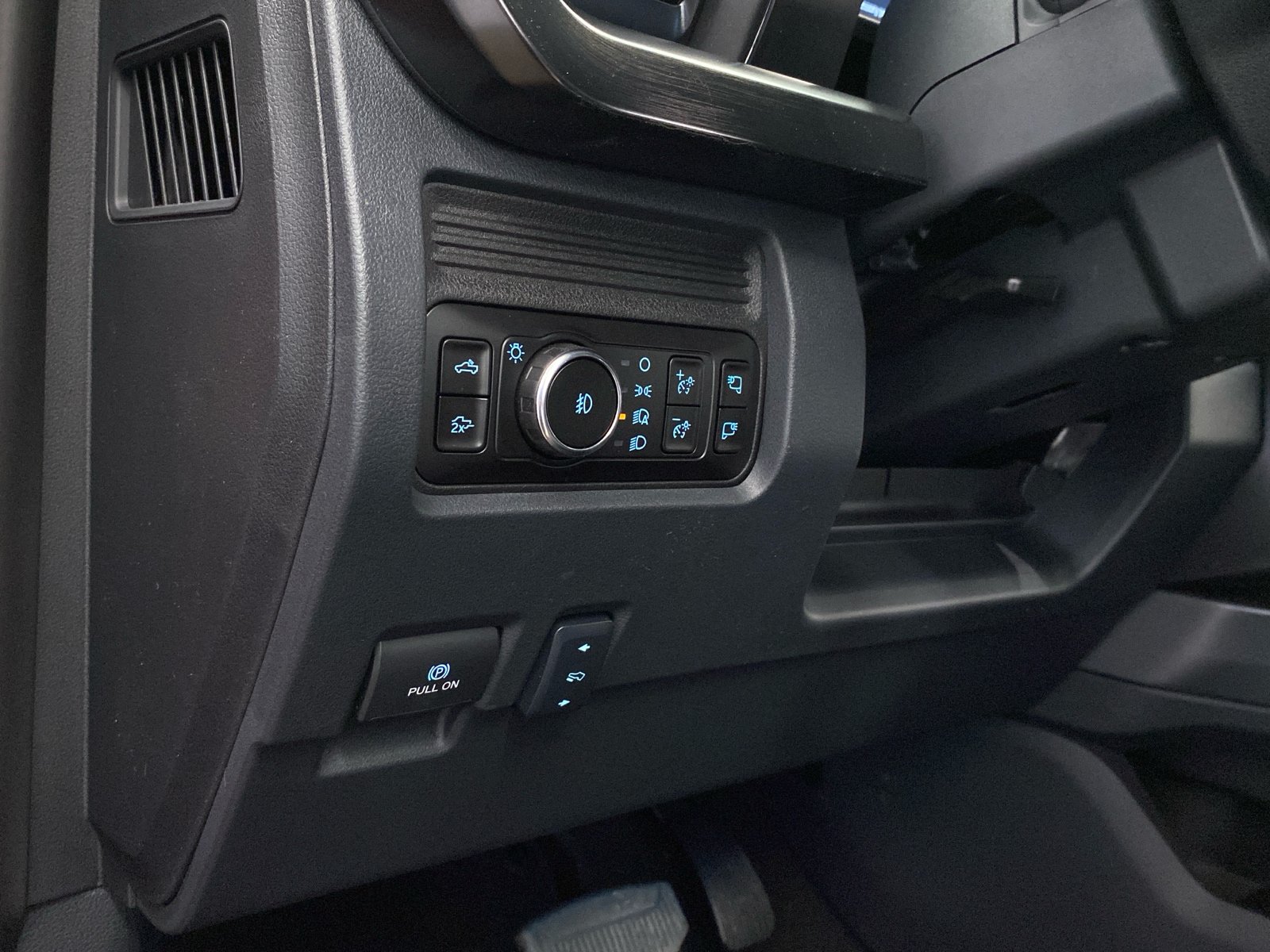 New 2026 Ford F350 Lariat w/ Lariat Premium Package AWD/4WD image 17