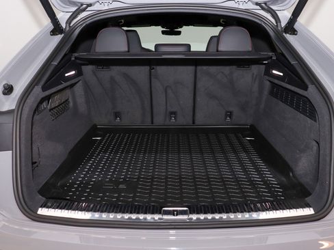 Used 2024 Audi RS Q8 image 31