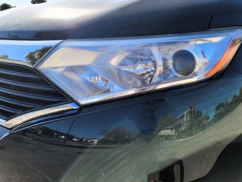 Used 2016 Nissan Quest SV FWD image 2