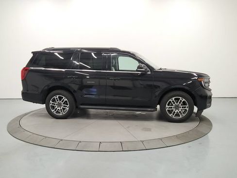 Used 2025 Ford Expedition Active AWD/4WD image 9