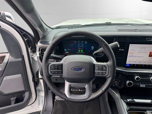 Certified 2025 Ford F250 Lariat w/ Chrome Package image 12