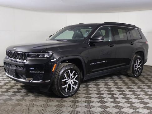 Used 2024 Jeep Grand Cherokee L Limited w/ Luxury Tech Group II image 12