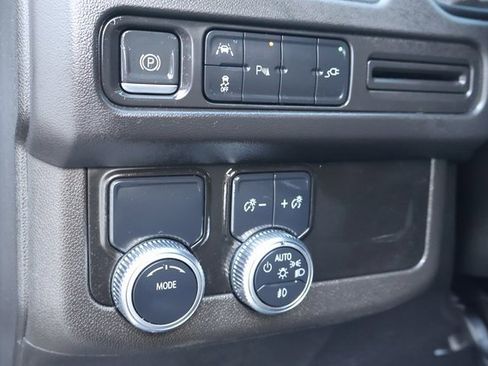 Used 2022 GMC Yukon XL SLE w/ Gmc Pro Safety Plus Package image 21