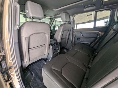 Certified 2025 Land Rover Defender 110 S image 29