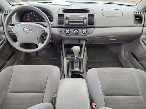 Used 2005 Toyota Camry LE FWD image 24
