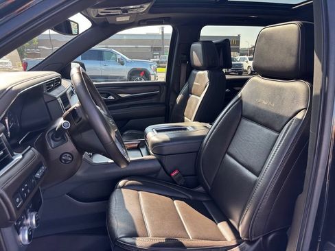 Used 2021 GMC Yukon XL Denali AWD/4WD image 15