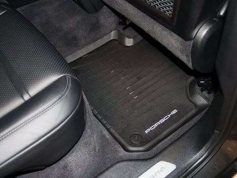 Used 2024 Porsche Cayenne image 77