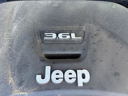 Used 2021 Jeep Wrangler Unlimited Rubicon image 10