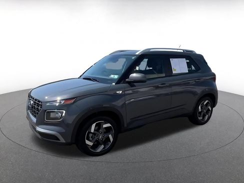 Used 2026 Hyundai Venue SEL FWD image 6
