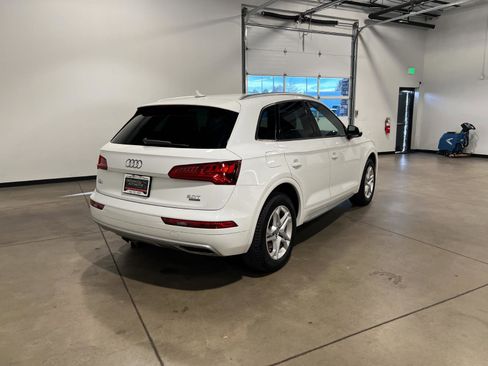 Used 2018 Audi Q5 2.0T Premium image 3