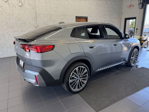 Used 2025 BMW X2 xDrive28i w/ Technology Package image 8