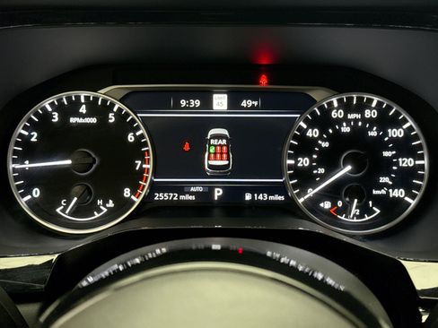 Used 2023 Nissan Pathfinder SL AWD/4WD image 14