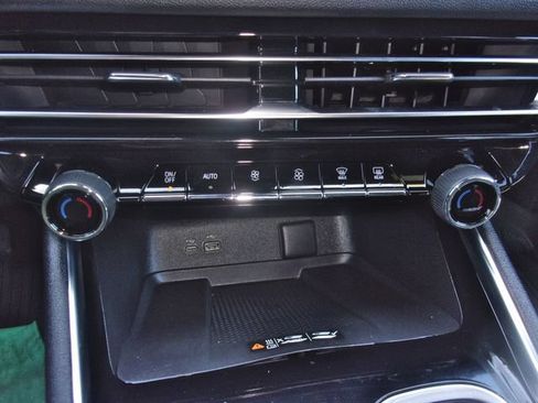 Used 2025 Chevrolet Traverse RS w/ LPO, Floor Liner Package AWD/4WD image 25