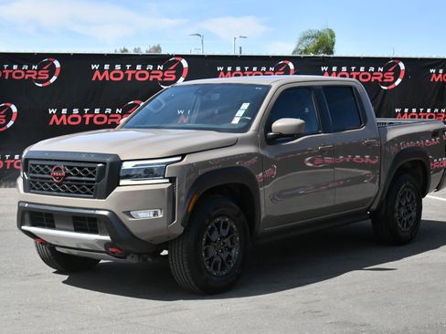 Used 2023 Nissan Frontier PRO-4X w/ Pro-4X Premium Package AWD/4WD image 3