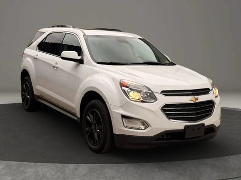 Used 2017 Chevrolet Equinox LT w/ Convenience Package FWD image 2