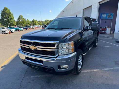 Used 2011 Chevrolet Silverado 2500 LT w/ Interior Plus Package AWD/4WD image 28